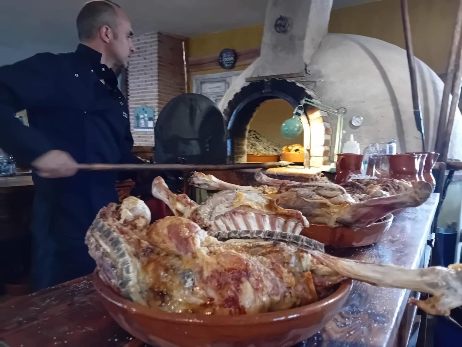 Cosmoveros - Hotel Burbuja Pedraza Kültér fotó